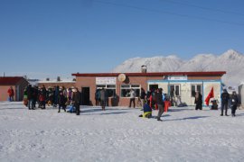 Yetim Çocuklar İçin ‘Kış Şenlikleri’ Düzenlendi