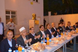 Mutki’de milletvekilleri ve vatandaşlar iftarda bir araya geldi