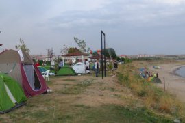 Aktivistler Tatvan Aqua Park’ta Kamp Kurdu