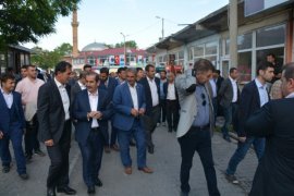 AK Parti Bitlis milletvekili adayları Adilcevaz’da seçim çalışması yürüttü