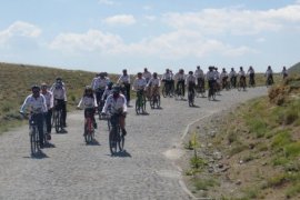Bitlis Nemrut’tan, Adıyaman Nemrut’a Bisiklet Turu Düzenlendi