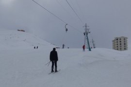 Rahva Bölgesindeki Kayak Merkezine Vatandaşlar İlgi Gösteriyor