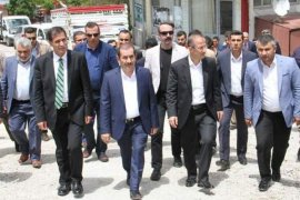 AK Parti Bitlis milletvekili adayları Mutki’yi ziyaret etti