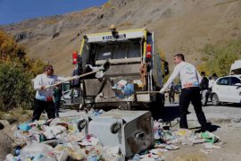 Gönüllüler Tarafından Nemrut Kalderası'nda Temizlik Çalışması Gerçekleştirildi