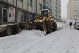 Bitlis Belediyesi Karla Mücadele Çalışmalarını Sürdürüyor