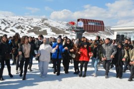 Bitlis Eren Üniversitesi Kar Festivali Düzenlendi