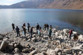 BEÜ Öğrencileri Nemrut'ta temizlik kampanyası başlattı