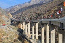 Bitlis Çayı Viyadüğü ve Bağlantı Yolları Törenle Ulaşıma Açıldı