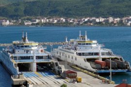 Türkiye'nin en büyük ikiz feribotları Van Gölü'nde