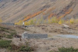 STK İle Doğaseverler Nemrut Kalderası’nda İnşa Edilen Beton Yapıya Tepki Gösterdiler