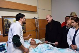 Bakan Soylu Bitlis’teki yaralı askerleri ziyaret etti