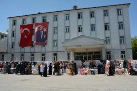 Tatvan Halk Eğitim Merkezi Yılsonu Sergisi Açtı