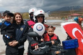 Cumhuriyet Anaokulu Öğrencileri Emniyet Müdürlüğünü Ziyaret Etti