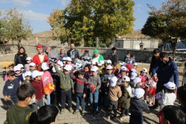 Bitlis Belediyesi Köy Çocuklarını Tiyatro İle Buluşturdu