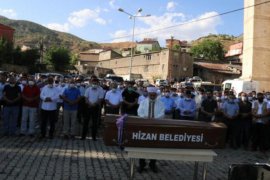 Muğla'da öldürülen Pınar Gültekin, Hizan’da toprağa verildi