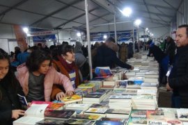 Tatvan Doğu Anadolu 1. Kitap Fuarı’na Yoğun İlgi