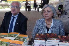 Bitlis ‘1. Kitap Fuarı’ Düzenlenen Etkinliklerle Devam Ediyor
