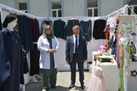 Tatvan Halk Eğitim Merkezi Yılsonu Sergisi Açtı