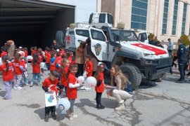 Cumhuriyet Anaokulu Öğrencileri Emniyet Müdürlüğünü Ziyaret Etti