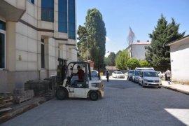 Tatvan Cumhuriyet Caddesi’nde Sıcak Asfalt Serim Çalışmaları Başlatıldı