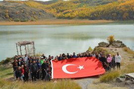 Nemrut Kalderası’nda Öğretmenlere Yönelik Doğada Yürüyüşü Düzenlendi