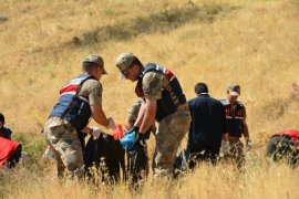 Van Gölü’nün Tatvan Sahilinde 4 Ton Çöp Toplandı