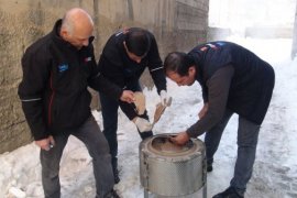 Depremzedeler İçin ‘Tambur Soba’ Üretiyorlar