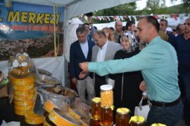 Tatvan fuarı açılışına yoğun katılım