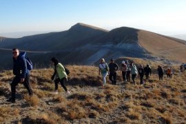 Nemrut Kalderası Çanağı Yürüyüşü Düzenlendi