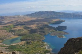 Bitlis’teki Nemrut Dağı’nda Çanak Yürüyüşü Yapıldı