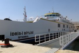 Türkiye'nin en büyük ikiz feribotları Van Gölü'nde