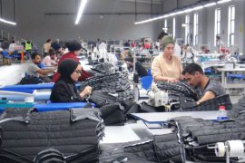 Bitlis’te Üretilen Tekstil Ürünleri Avrupa’daki Ülkelere İhraç Ediliyor