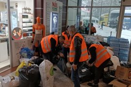 Depremzedeler için Tatvan'da yardım kampanyası başlatıldı