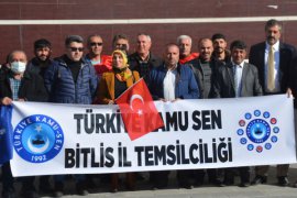 Kamu-Sen Bitlis Temsilciliği Tatvan’da basın açıklaması yaptı