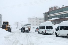 Bitlis’te Kar Yağışı Hayatı Olumsuz Yönde Etkiliyor