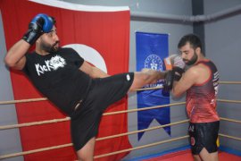 Bitlisli Sporcular Muay Thai Dünya Şampiyonası’na Katıldı