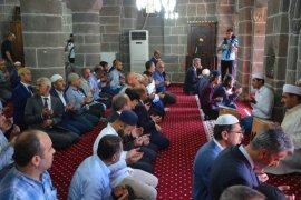 Bitlis’teki tarihi cami ve türbe restore edildi