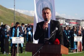 Bitlis Eren Üniversitesi'nde Mezuniyet Töreni Düzenlendi