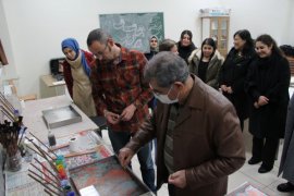BEÜ’de Güzel Sanatlar Fakültesi'nde Ebru Kursu Açıldı