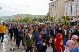 Güroymak’ta tefeciliğe lanet yürüyüşü yapıldı