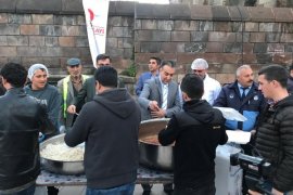 Vali Çağatay, Bitlis’te vatandaşlarla İftarda buluştu