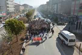 Güroymak’ta Öğrenciler lösemiye dikkati çekmek için yürüdü