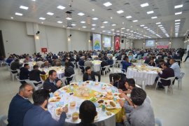 Tatvan Belediyesi tarafından esnaflara yönelik iftar yemeği düzenlendi