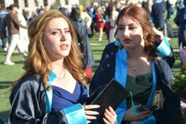 Bitlis Eren Üniversitesi'nde Mezuniyet Töreni Düzenlendi