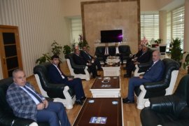 Türk-İş Başkanı Atalay, Bitlis Valiliği ve Tatvan Belediyesi’ni ziyaret etti