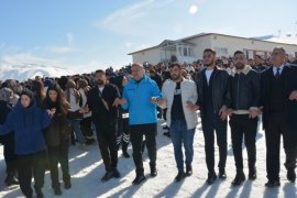 Bitlis Eren Üniversitesi'nde '5. Kar Festivali' Düzenlendi