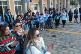Köy Okulu Öğrencileri İçin Farklı İllerden 88 Gönüllü Tatvan’a Geldi
