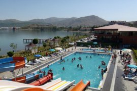 Tatvan’daki Aqua Park Hizmete Açıldı