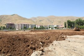 Bitlis'te 2 Büyük Park İnşa Ediliyor