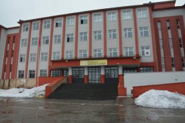 Vangölü Aktivistleri Tarafından Hüseyin Çelik Anadolu Lisesi’nde Seminer Verildi